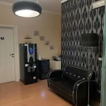 Duca\'S Guest House